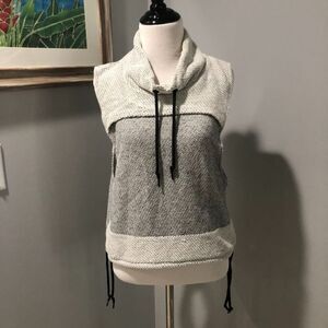 Te Verde Grey White Black Sleeveless Athleisure Workout Top Size Small